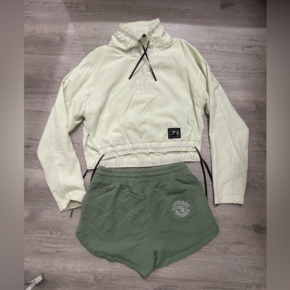 Gymshark Green Shorts and pullover Sz S - Picture 1 of 9
